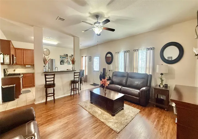 4th image of 18309 Windtree Ln, Elgin, TX 78621 | MLS# 4544336