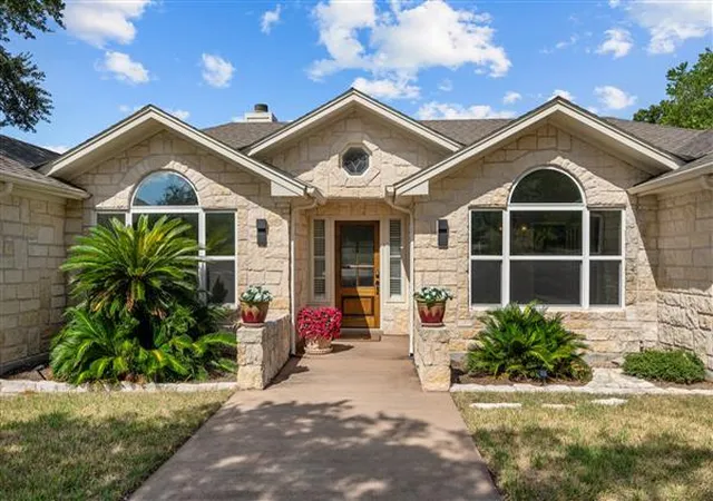 Photo 2 of Single family home for sale at 4096 Outpost Trce, Lago Vista, TX 78645 | MLS# 1974388 | Listing updated on 2026-09-13