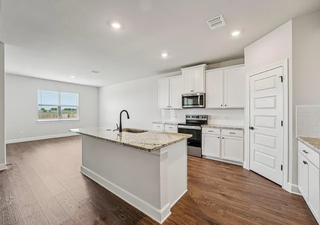 Photo 2 of Sale Pending at 501 W Luna Blue Ln, Jarrell, TX 76537 | MLS# 4807747 | Listing updated on 2026-08-31