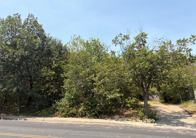 Photo 2 of Land for sale at 2008 Travis Heights Blvd, Austin, TX 78704 | MLS# 7101511 | Listing updated on 2026-08-27