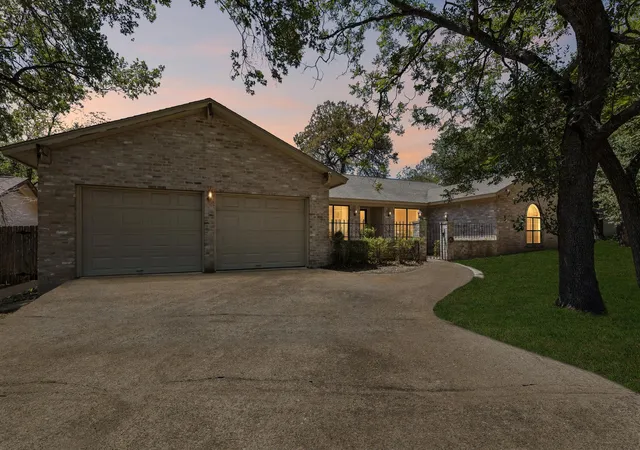 Photo 2 of Single family home for sale at 2509 Toulouse Dr, Austin, TX 78748 | MLS# 9662929 | Listing updated on 2026-08-29