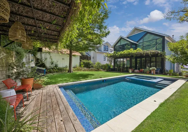 Photo 1 of Single family home for sale at 806 Blanco St, Austin, TX 78703 | MLS# 5712437 | Listing updated on 2026-09-17
