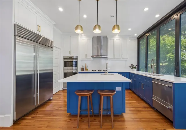 Photo 3 of Single family home for sale at 806 Blanco St, Austin, TX 78703 | MLS# 5712437 | Listing updated on 2026-09-17