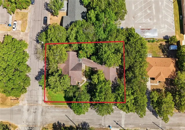 Photo 3 of Single family home for sale at 316 Guadalupe St, Lockhart, TX 78644 | MLS# 5158861 | Listing updated on 2026-08-26