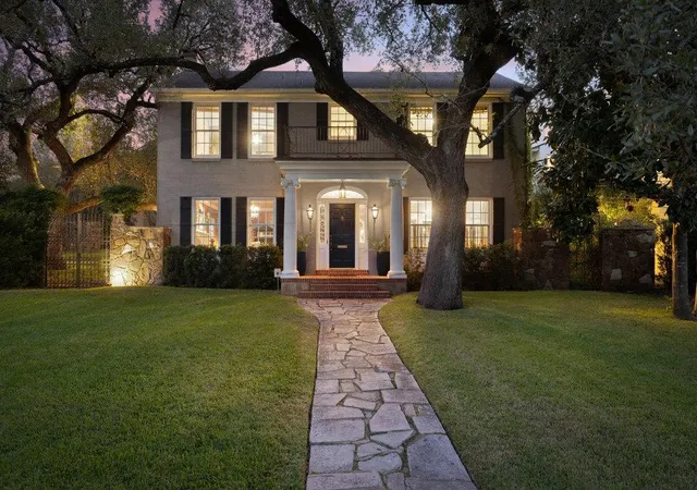 Photo 2 of Mansion for sale at 3101 Bowman Ave, Austin, TX 78703 | MLS# 2195696 | Listing updated on 2026-08-30