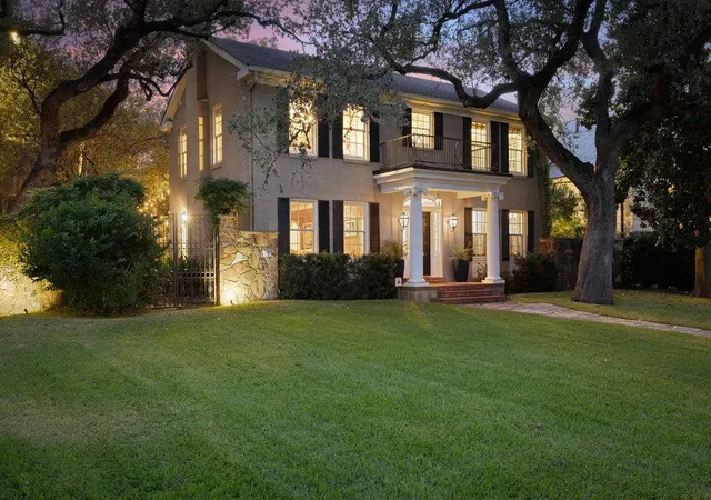 Photo 3 of Mansion for sale at 3101 Bowman Ave, Austin, TX 78703 | MLS# 2195696 | Listing updated on 2026-08-30