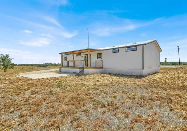 Photo 4 of Single family home for sale at 27 County Road 483, Taylor, TX 76574 | MLS# 9950286 | Listing updated on 2026-08-30