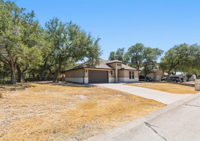 1st image of 18817 Kelly Dr, Lago Vista, TX 78645 | MLS# 8091001