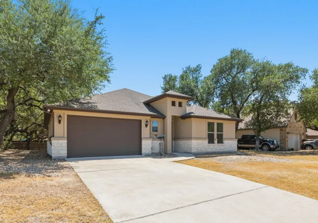 Photo 3 of Single family home for sale at 18817 Kelly Dr, Lago Vista, TX 78645 | MLS# 8091001 | Listing updated on 2026-08-27