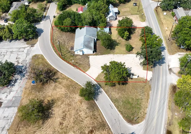 Photo 3 of Single family home for sale at 205 E Myrtle Ln, Liberty Hill, TX 78642 | MLS# 3660314 | Listing updated on 2026-09-18