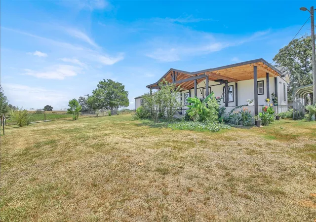 Manufactured home for sale at 599 Rocky Ln, Luling, TX 78648 | MLS# 6413167
