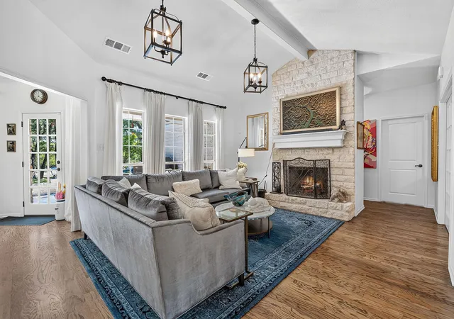 Photo 3 of Single family home for sale at 262 E Ridgewood Rd, Georgetown, TX 78633 | MLS# 1817685 | Listing updated on 2026-09-08