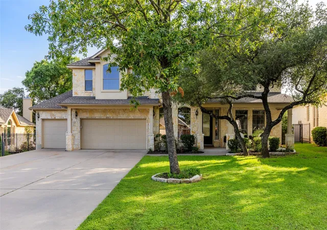 Single family home for sale at 11508 Via Grande Dr, Austin, TX 78739 | MLS# 2241243