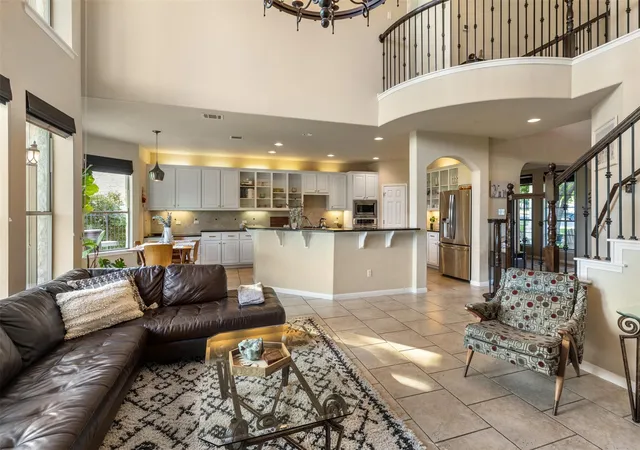 Photo 3 of Single family home for sale at 11508 Via Grande Dr, Austin, TX 78739 | MLS# 2241243 | Listing updated on 2026-10-02