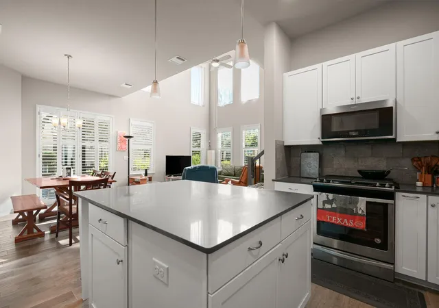 Listing Photo 5 - Condo for sale in building located at 13811 Cibolo Trce, Austin, TX 78717 - Unit #69