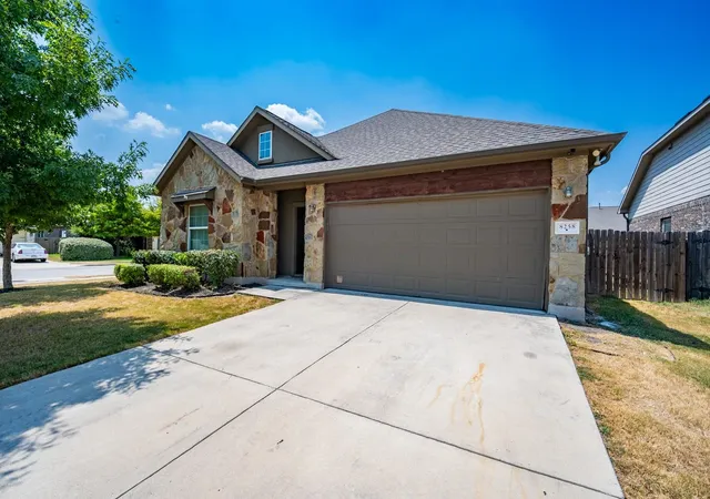 Photo 2 of Single family home for sale at 8258 Arezzo Dr, Round Rock, TX 78665 | MLS# 2804282 | Listing updated on 2026-10-03