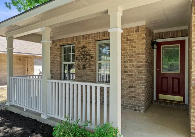 Photo 3 of Single family home for sale at 511 S Pauley Dr, Hutto, TX 78634 | MLS# 1351368 | Listing updated on 2026-08-30