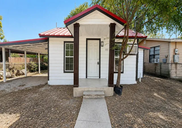 1st image of 1001 Tony Lee St, Seguin, TX 78155 | MLS# 7507252