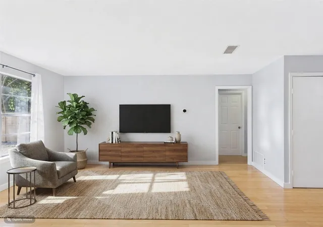 Photo 3 of Single family home for sale at 4907 Manchester Cir, Austin, TX 78745 | MLS# 1819716 | Listing updated on 2026-10-07