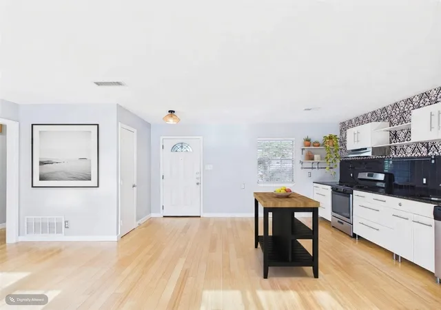Photo 4 of Single family home for sale at 4907 Manchester Cir, Austin, TX 78745 | MLS# 1819716 | Listing updated on 2026-10-07