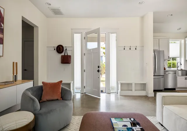 Photo 3 of Single family home for sale at 1176 Lott Ave, Austin, TX 78721 | MLS# 6937459 | Listing updated on 2026-10-06