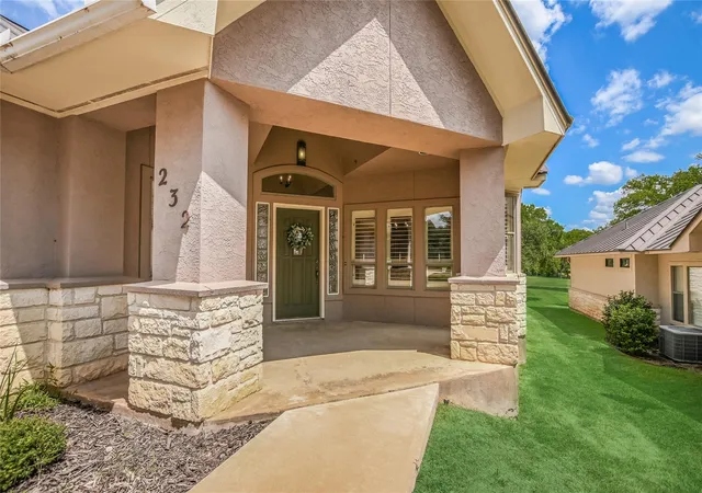 Photo 3 of Single family home for sale at 232 Fault Line Dr, Horseshoe Bay, TX 78657 | MLS# 5056390 | Listing updated on 2026-08-27