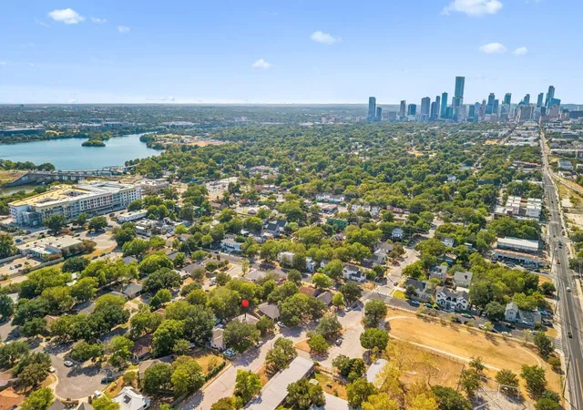 Photo 1 of Single family home for sale at 3007 E 4th St, Austin, TX 78702 | MLS# 8435105 | Listing updated on 2026-08-29