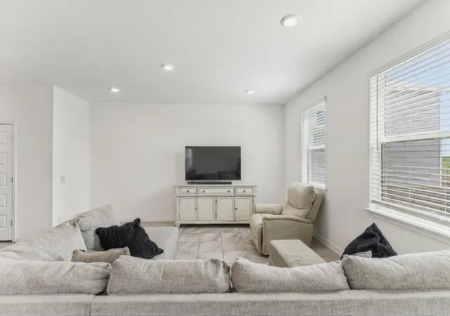 Photo 4 of Single family home for sale at 4318 Admirals Bnd, San Antonio, TX 78109 | MLS# 1190139 | Listing updated on 2026-08-28