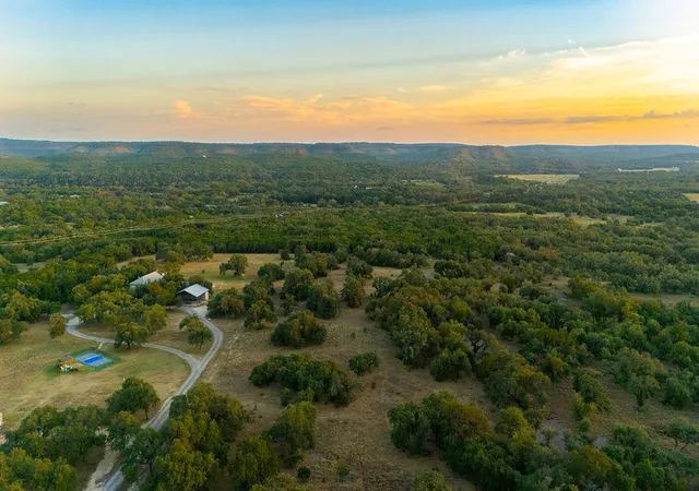 Photo 4 of House for sale at 2501 Wayside Dr, Wimberley, TX 78676 | MLS# 2633734 | Listing updated on 2026-10-05