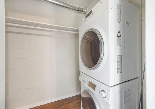 Listing Photo 2 - Condo for sale in building located at 1202 Newning Ave, Austin, TX 78704 - Unit #208