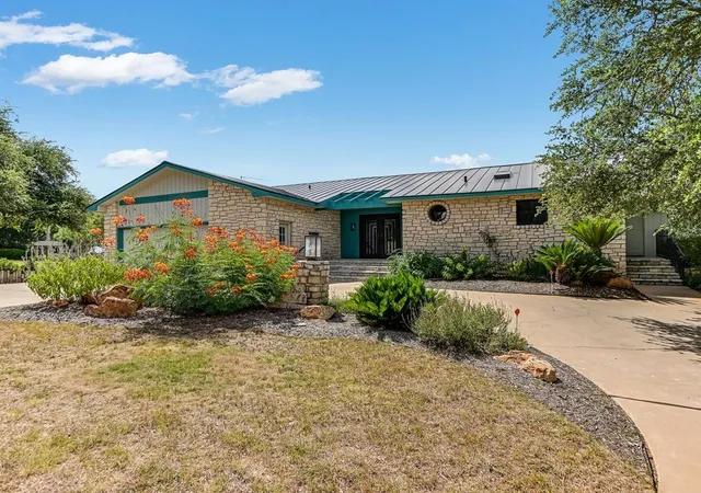 Photo 3 of Single family home for sale at 1200 Hi Circle S, Horseshoe Bay, TX 78657 | MLS# 8231793 | Listing updated on 2026-08-29