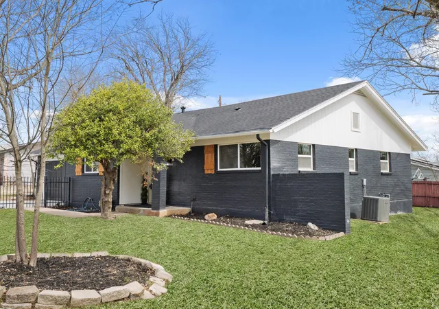 Photo 3 of Single family home for sale at 8401 Staunton Dr, Austin, TX 78758 | MLS# 7300586 | Listing updated on 2026-09-01
