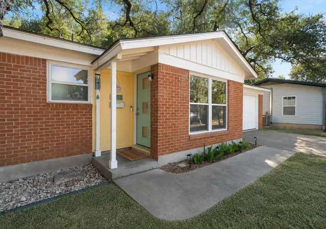 Photo 1 of Single family home for sale at 2003 Fair Oaks Dr, Austin, TX 78745 | MLS# 3638871 | Listing updated on 2026-10-01