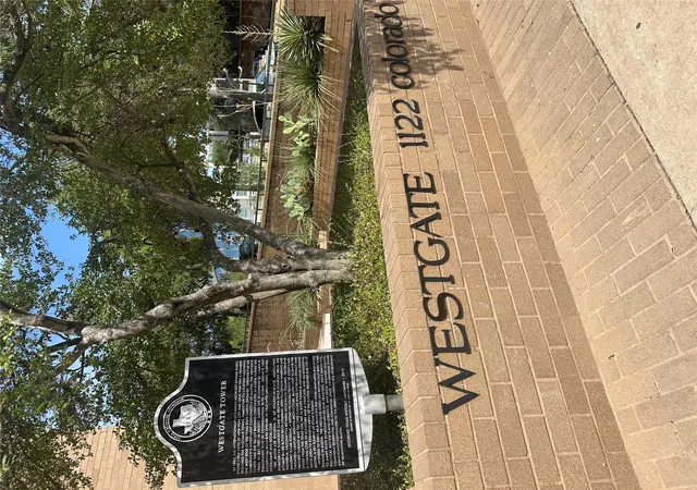 Photo 2 of Condo for sale at 1122 Colorado St #1502, Austin, TX 78701 | MLS# 7401196 | Listing updated on 2026-08-28