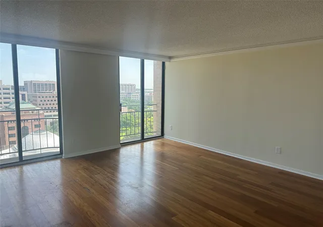 Photo 4 of Condo for sale at 1122 Colorado St #1502, Austin, TX 78701 | MLS# 7401196 | Listing updated on 2026-08-28