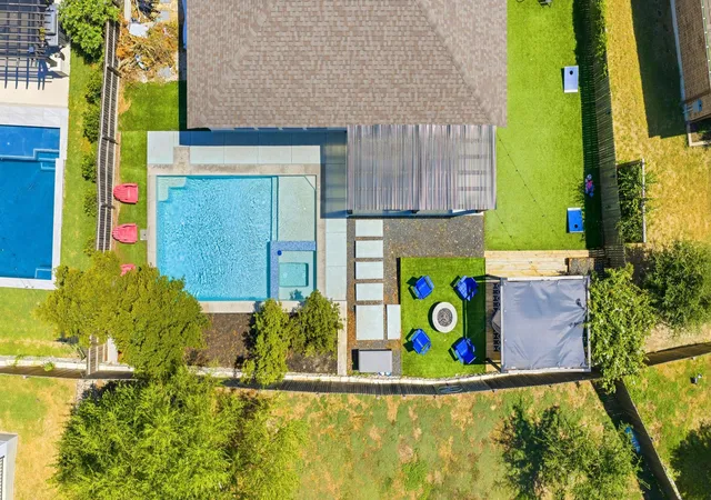 Photo 2 of Single family home for sale at 301 Carpenter Hl Dr, Buda, TX 78610 | MLS# 4358997 | Listing updated on 2026-09-30