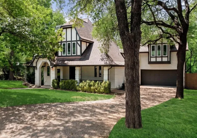Photo 2 of Single family home for sale at 1910 Holly Hl Dr, Austin, TX 78746 | MLS# 9372072 | Listing updated on 2026-10-06