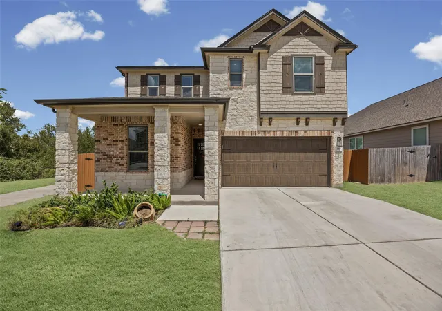 Photo 2 of Single family home for sale at 330 Linden St, Bastrop, TX 78602 | MLS# 7189101 | Listing updated on 2026-09-05
