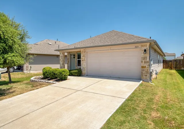 3rd image of 223 Tributary Wy, Bastrop, TX 78602 | MLS# 8677244