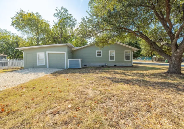 Photo 2 of Single family home for sale at 307 N Black St, Round Rock, TX 78664 | MLS# 3010099 | Listing updated on 2026-10-09
