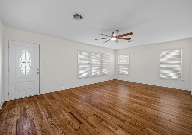 Photo 3 of Single family home for sale at 307 N Black St, Round Rock, TX 78664 | MLS# 3010099 | Listing updated on 2026-10-09
