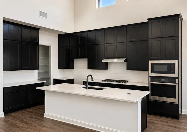 Photo 4 of Single family home for sale at 201 Archway Ln, Liberty Hill, TX 78642 | MLS# 7714432 | Listing updated on 2026-09-06