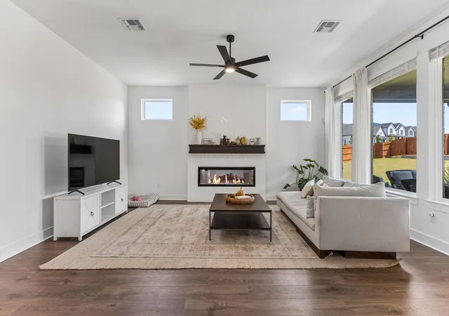 Photo 3 of Single family home for sale at 471 Diamondleaf Dr, Buda, TX 78610 | MLS# 1718242 | Listing updated on 2026-09-14