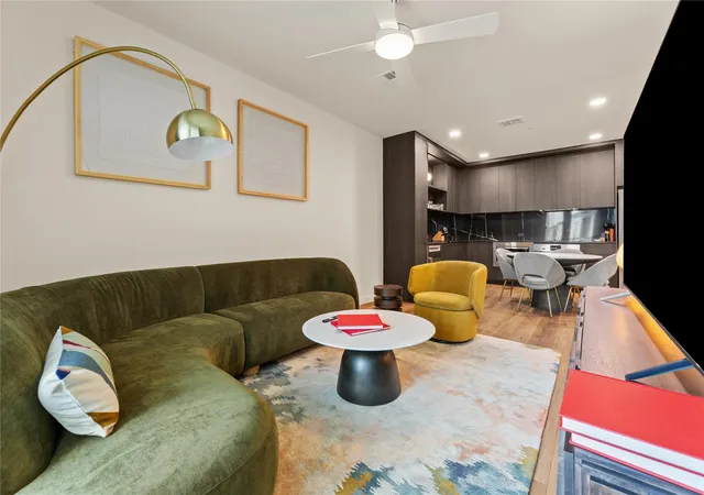 Listing Photo 3 - Condo for sale in building located at 2323 S Lamar Blvd, Austin, TX 78704 - Unit #206