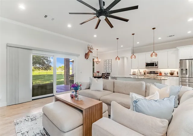 Photo 3 of Single family home for sale at 216 Enclave Dr, Kingsland, TX 78639 | MLS# 5968742 | Listing updated on 2026-09-05