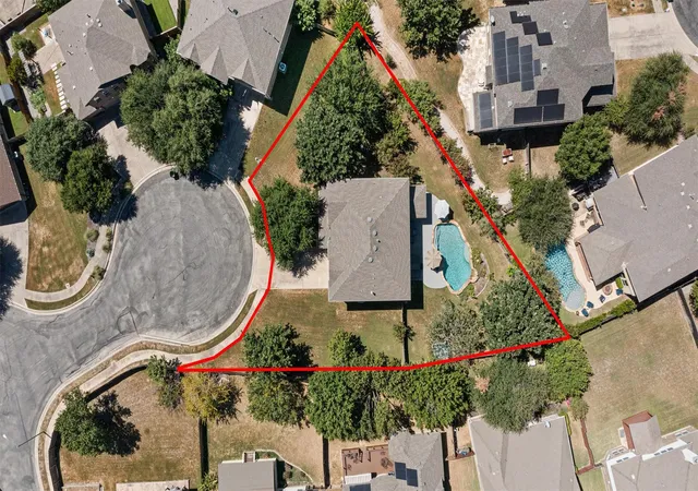 Photo 3 of Single family home for sale at 310 Nick Price Cv, Round Rock, TX 78664 | MLS# 4937361 | Listing updated on 2026-09-02