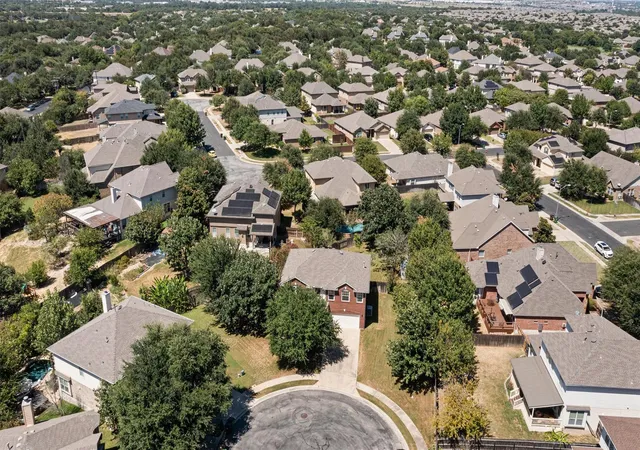 Photo 4 of Single family home for sale at 310 Nick Price Cv, Round Rock, TX 78664 | MLS# 4937361 | Listing updated on 2026-09-02