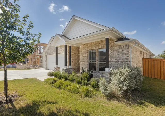 Photo 2 of Single family home for sale at 422 Backstays Loop, Kyle, TX 78640 | MLS# 8403322 | Listing updated on 2026-10-03