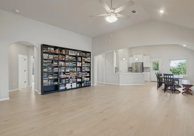 Photo 4 of Single family home for sale at 422 Backstays Loop, Kyle, TX 78640 | MLS# 8403322 | Listing updated on 2026-10-03