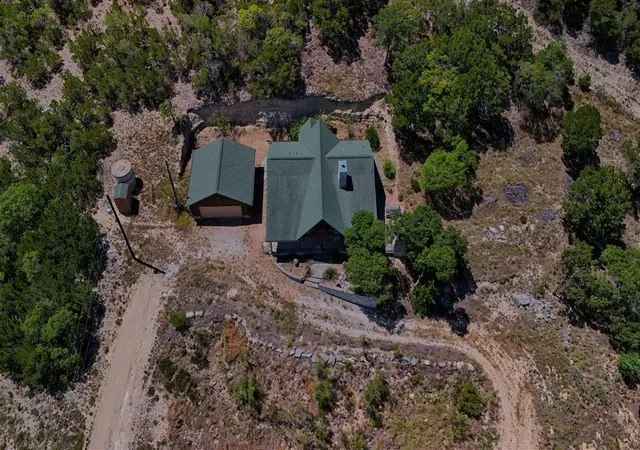 Photo 4 of House for sale at 1316 Indian Crk Rd, Bandera, TX 78003 | MLS# 4909636 | Listing updated on 2026-08-31